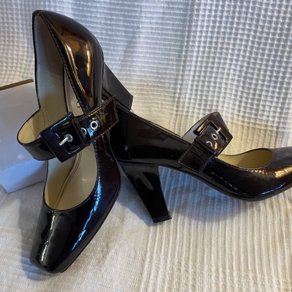 Red patent leather Franco Sarto heels - Picture 2 of 4